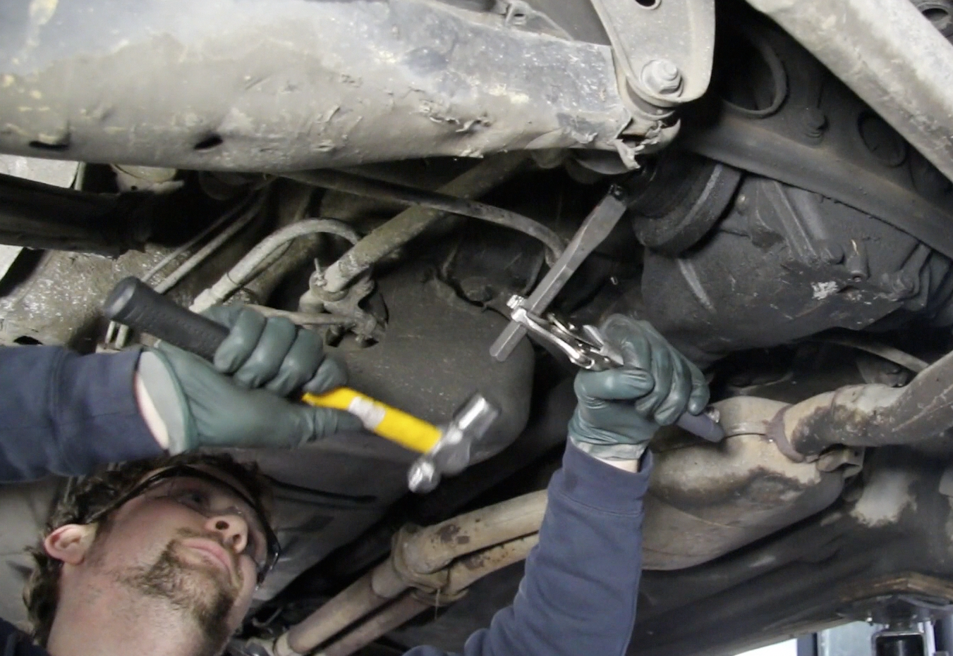 W201 190D and 190E Rear Axle Removal On Demand Video Manual Product